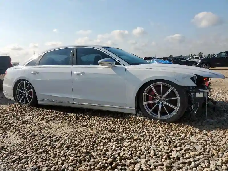 WAULSAF80PN003209 2023 AUDI S8-3