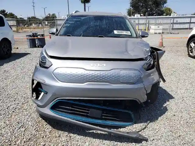 KNDCC3LG8N5138619 2022 KIA NIRO S-4