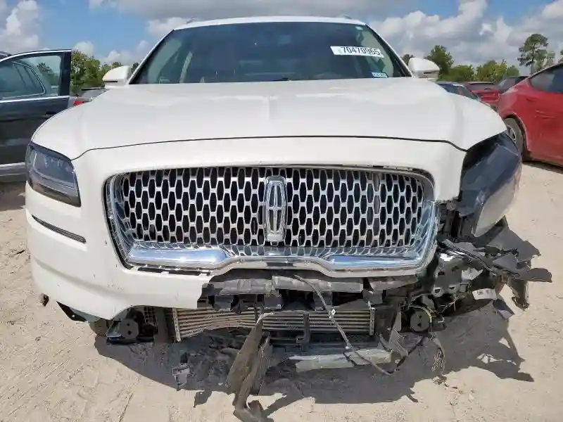 2LMPJ8J97PBL29200 2023 LINCOLN NAUTILUS-4