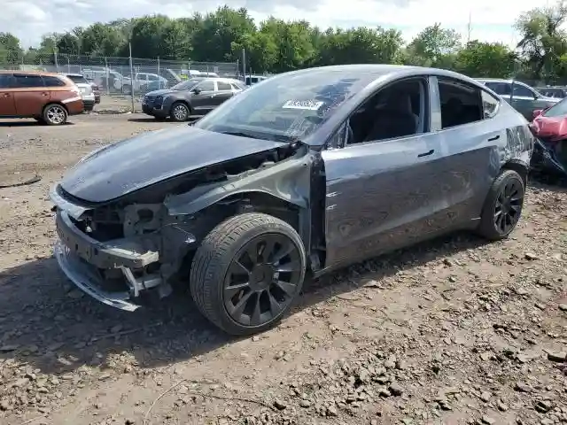 7SAYGDEE1PA192096 2023 TESLA MODEL Y-0