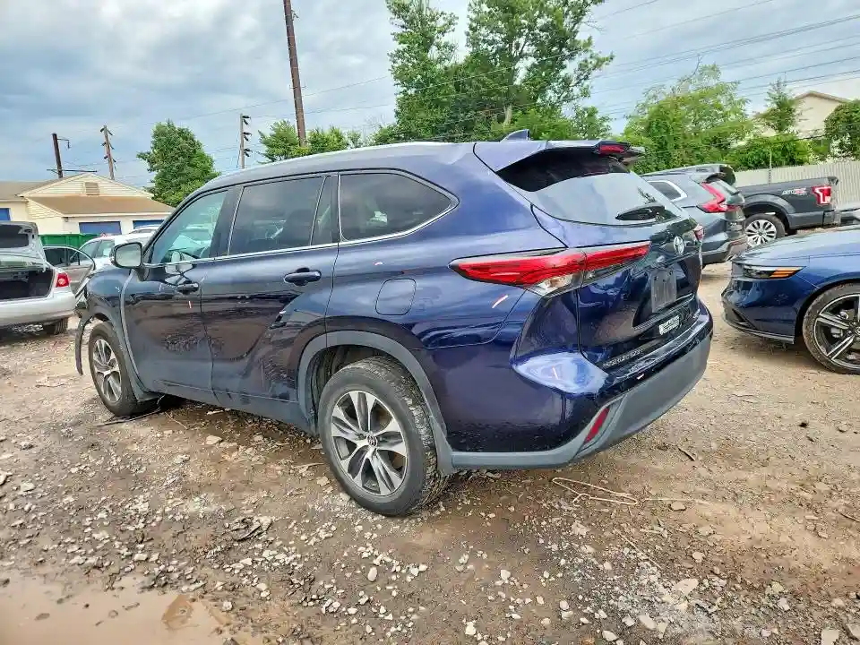 5TDGZRBH2MS530873 2021 TOYOTA HIGHLANDER-1