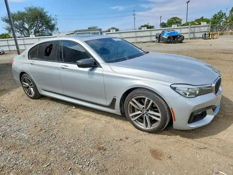 WBA7J2C38HG497859 2017 BMW 7 SERIES-3