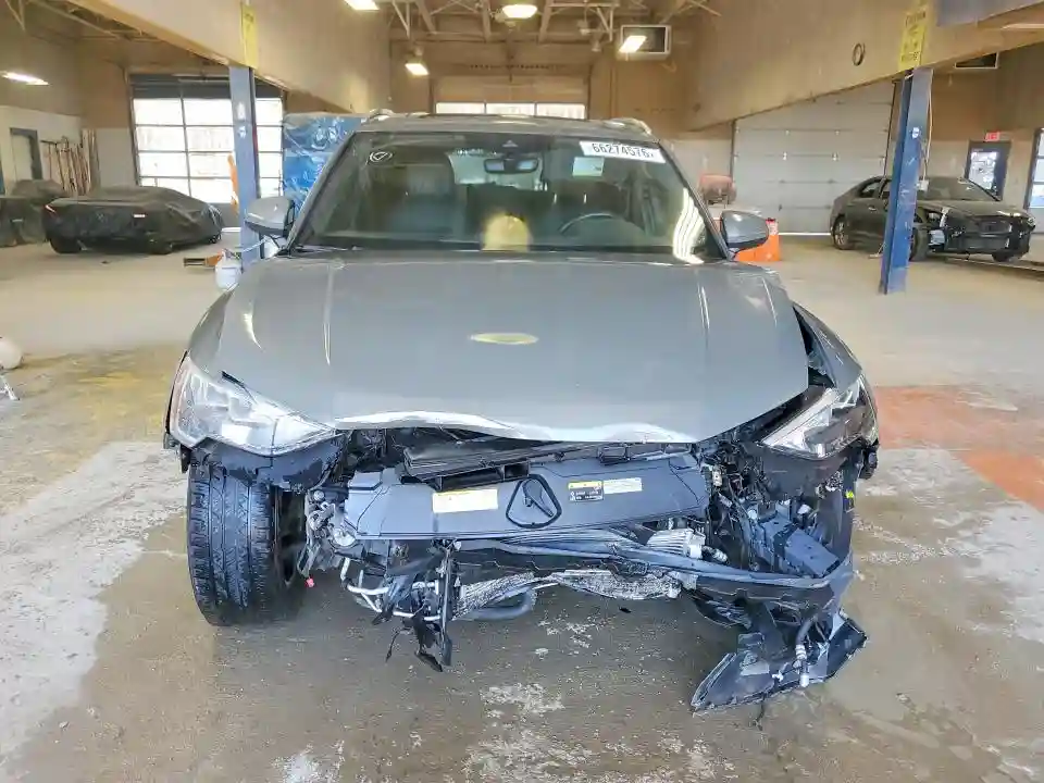 WA1AECF30K1076463 2019 AUDI Q3-4