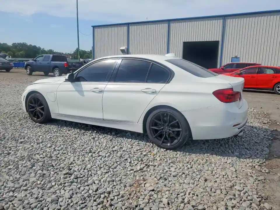 WBA8E1C50JA756812 2018 BMW 3 SERIES-1