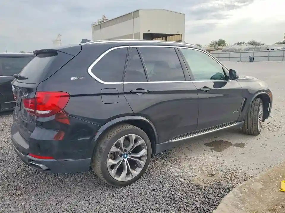 5UXKT0C52J0V98437 2018 BMW X5-2
