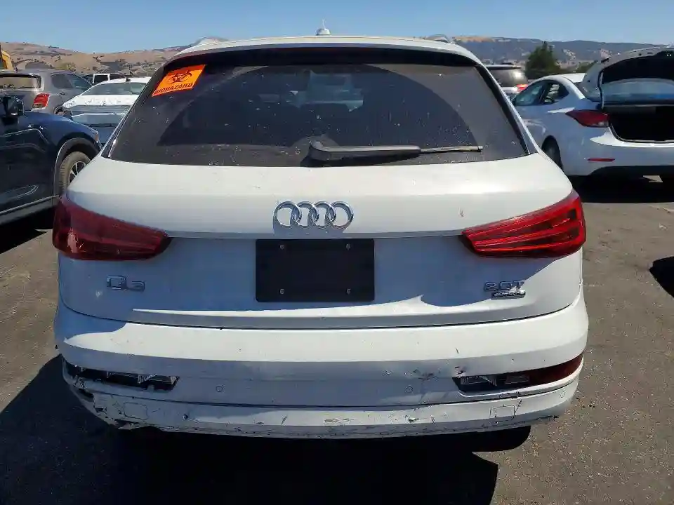 WA1ECCFS0JR020957 2018 AUDI Q3-5
