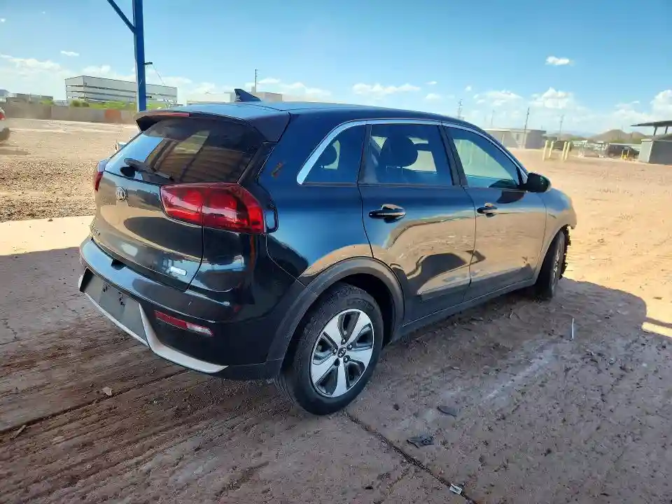 KNDCB3LCXH5099519 2017 KIA NIRO-2