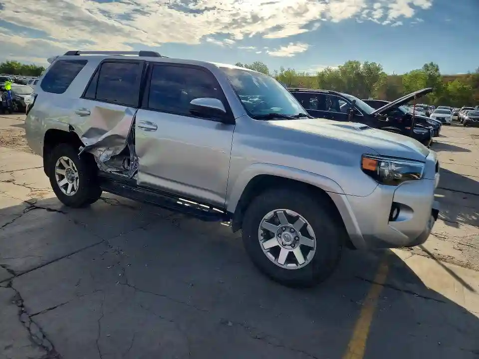 JTEBU5JR9G5364739 2016 TOYOTA 4RUNNER-3