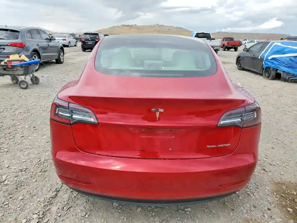 5YJ3E1EB6JF135162 2018 TESLA MODEL 3-5
