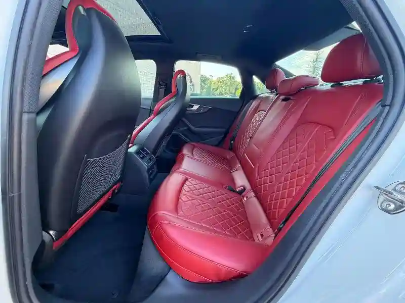 WAUC4AF41KA053138 2019 AUDI S4/RS4-5