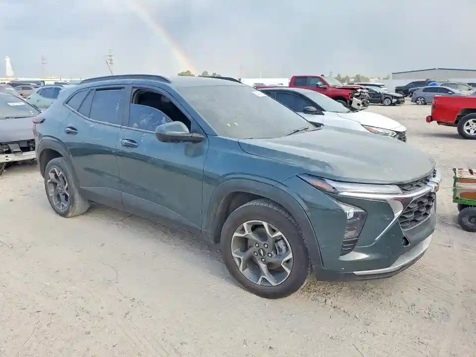 KL77LHEP8SC052422 2025 CHEVROLET TRAX-3