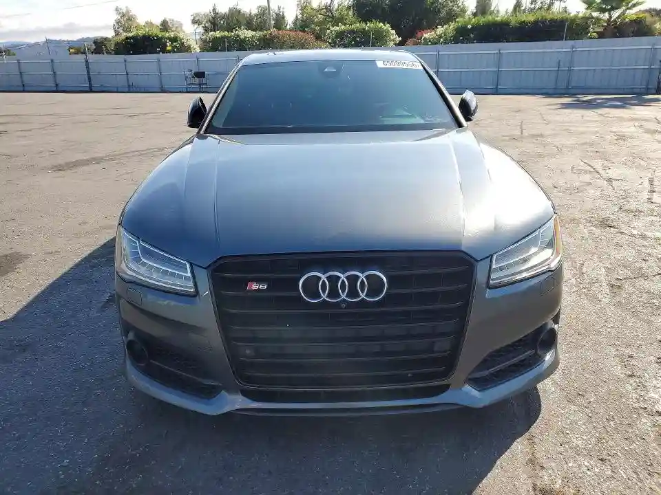 WUAJ5AFD5HN900836 2017 AUDI S8-4