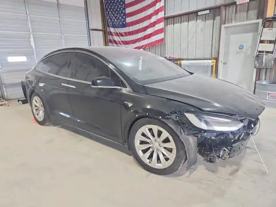 5YJXCDE26HF038272 2017 TESLA MODEL X-3