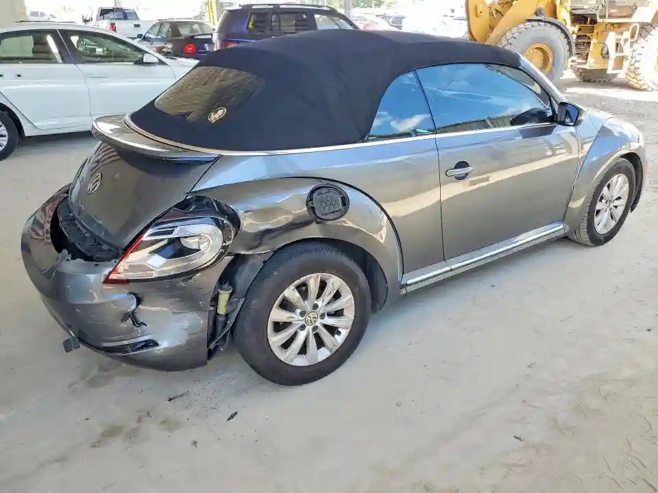 3VW5DAATXJM502227 2018 VOLKSWAGEN BEETLE-2