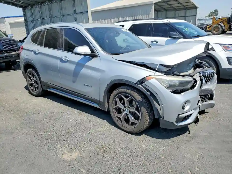 WBXHU7C34H5H34182 2017 BMW X1-3