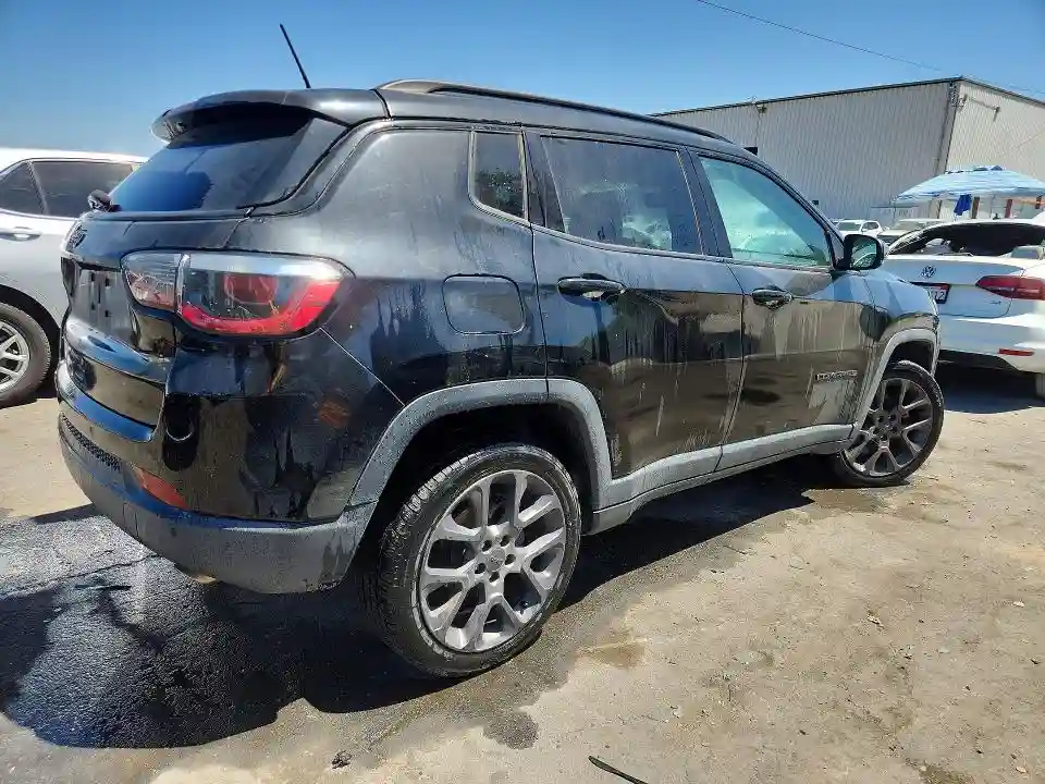 3C4NJDCB0KT836064 2019 JEEP COMPASS-2