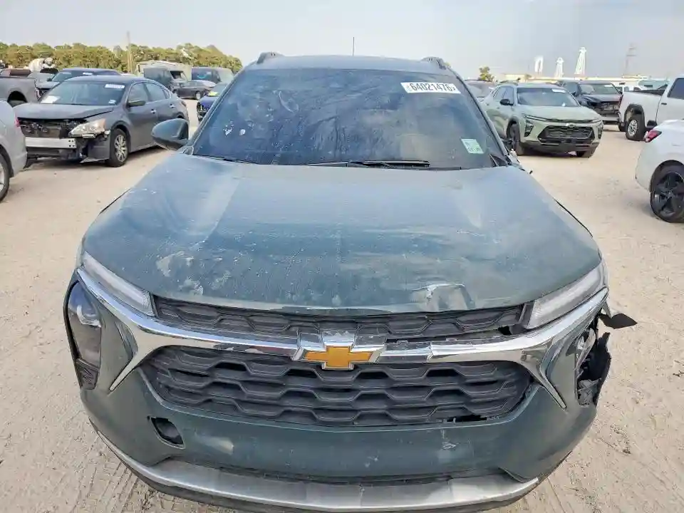 KL77LHEP8SC052422 2025 CHEVROLET TRAX-4
