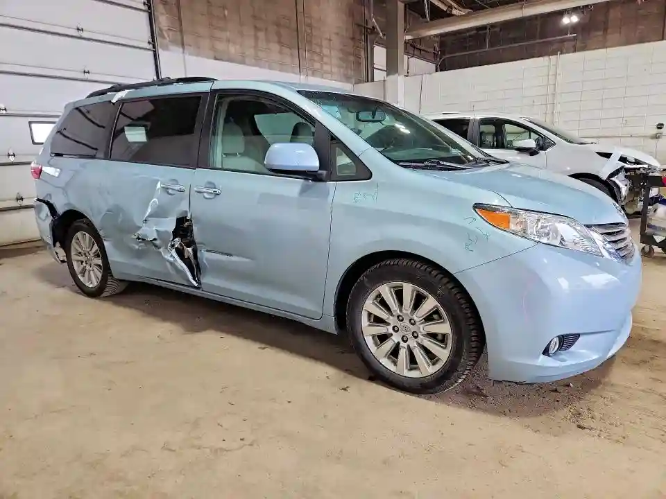 5TDDK3DC2FS118882 2015 TOYOTA SIENNA-3