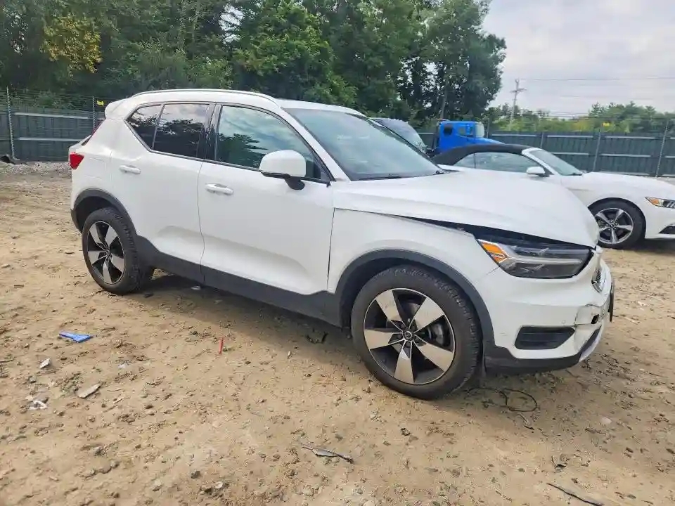 YV4162UK6L2223076 2020 VOLVO XC40-3