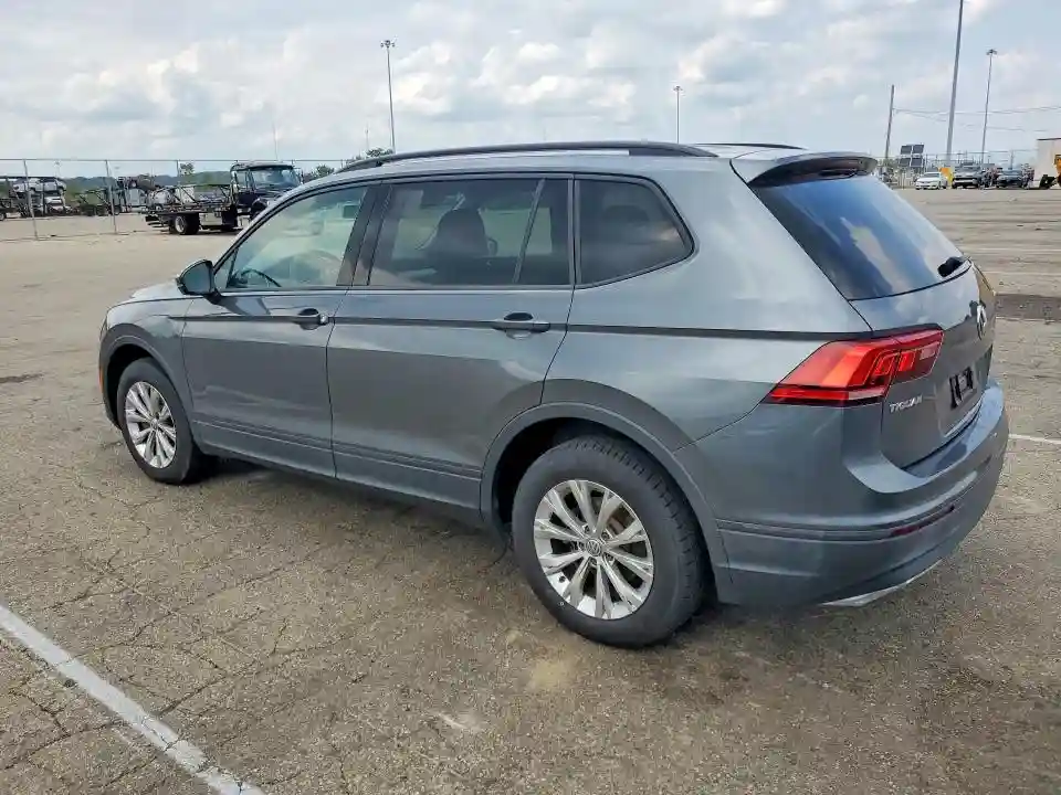 3VV0B7AX6JM055020 2018 VOLKSWAGEN TIGUAN-1