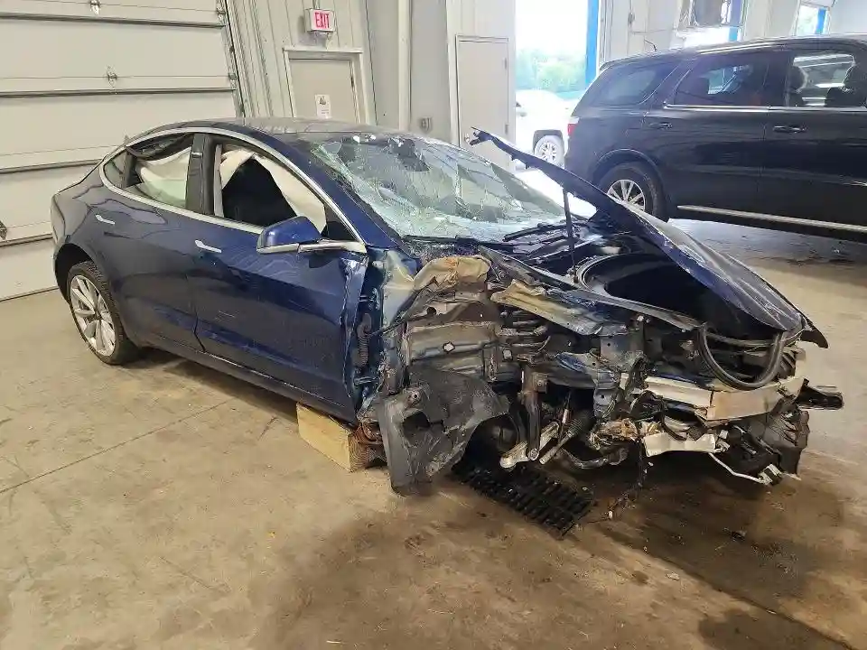 5YJ3E1EBXKF210995 2019 TESLA MODEL 3-3