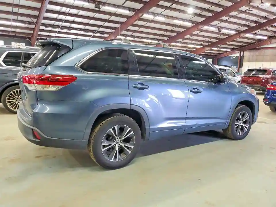 5TDZZRFH9JS241083 2018 TOYOTA HIGHLANDER-2