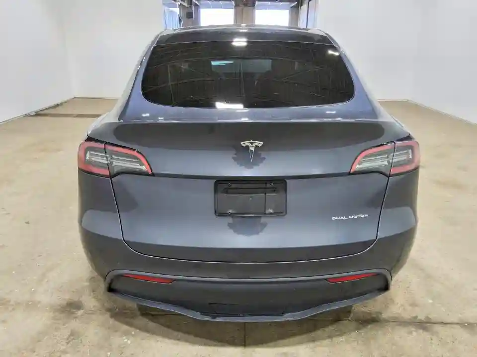 7SAYGDEE8NF480522 2022 TESLA MODEL Y-5