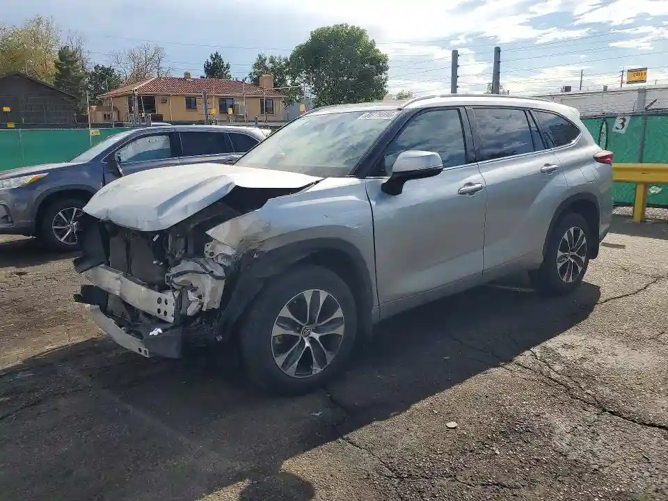 5TDGZRBH8NS569193 2022 TOYOTA HIGHLANDER-0