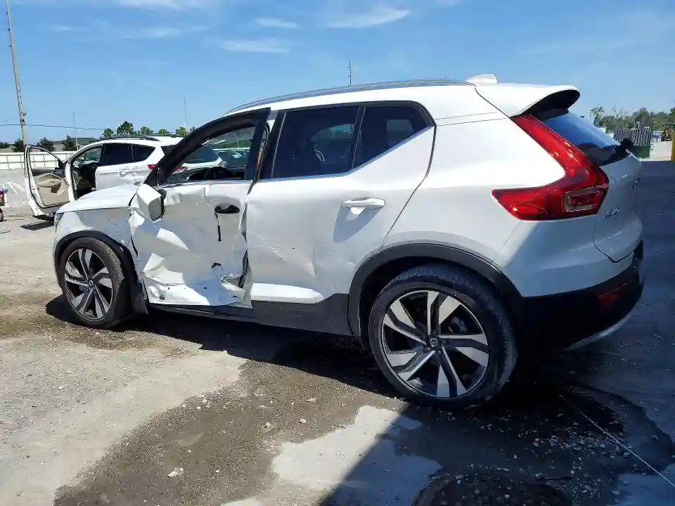 YV4L12UEXS2556624 2025 VOLVO XC40-1