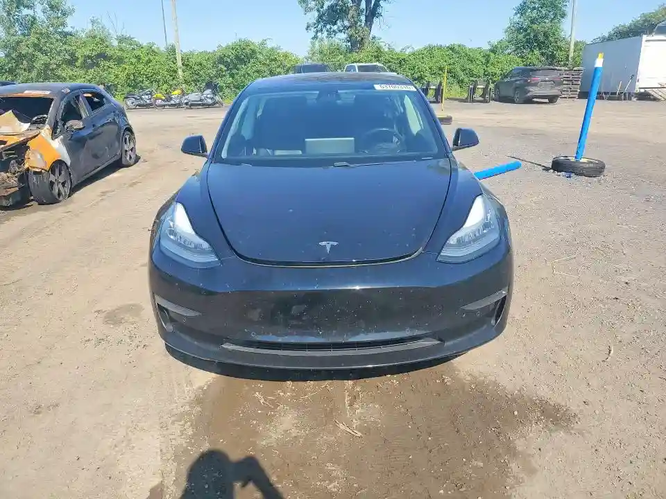 5YJ3E1EA0KF321336 2019 TESLA MODEL 3-4