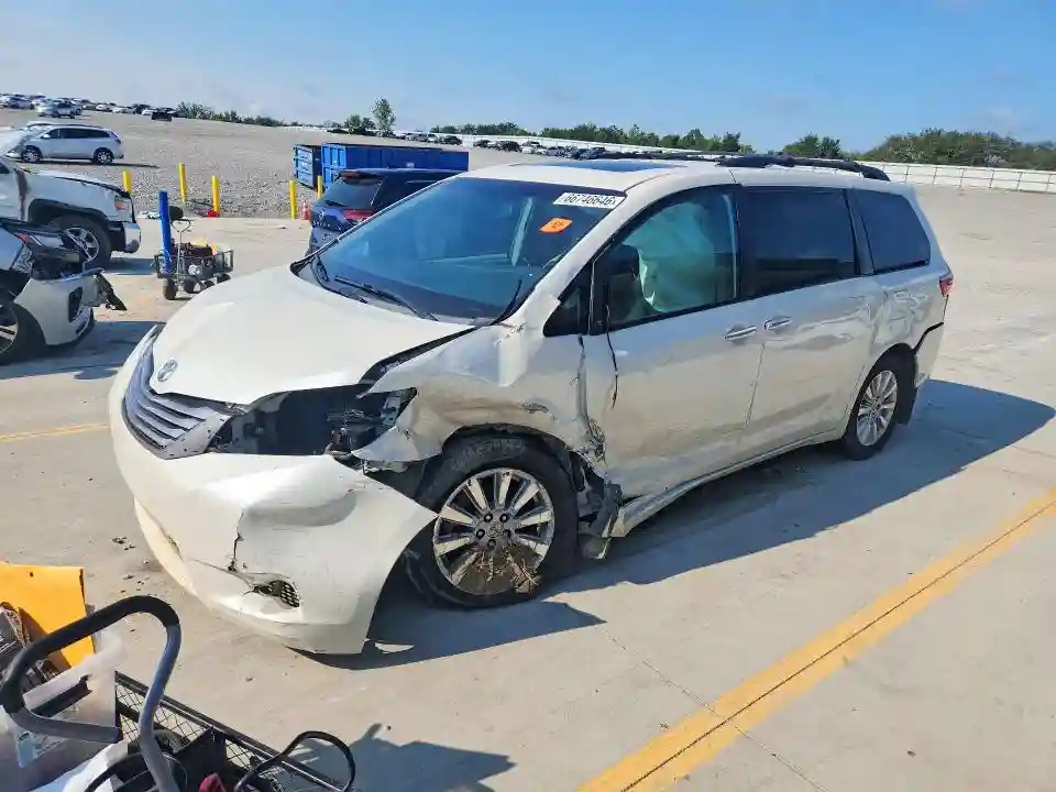 5TDDZ3DC0HS167609 2017 TOYOTA SIENNA-0