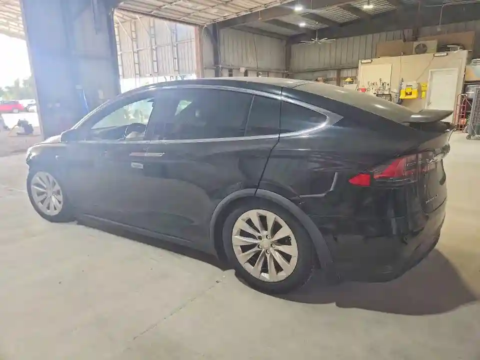 5YJXCDE26HF038272 2017 TESLA MODEL X-1