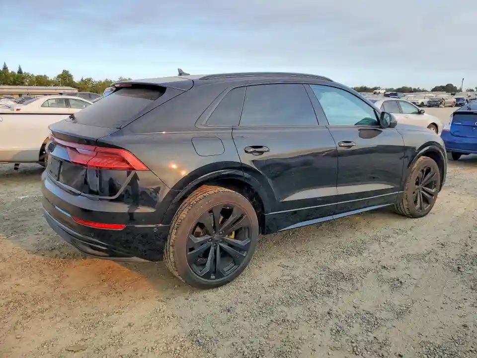 WA1CVAF14KD015059 2019 AUDI Q8-2
