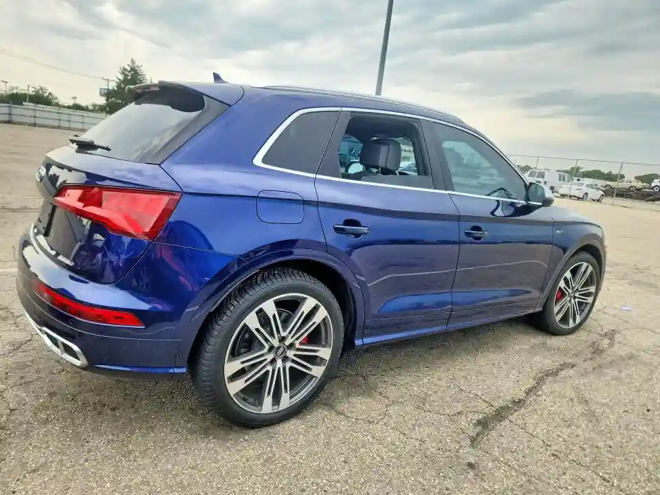 WA1C4AFY8J2161538 2018 AUDI SQ5-2