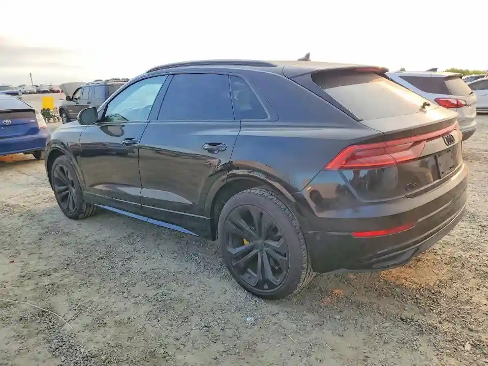 WA1CVAF14KD015059 2019 AUDI Q8-1