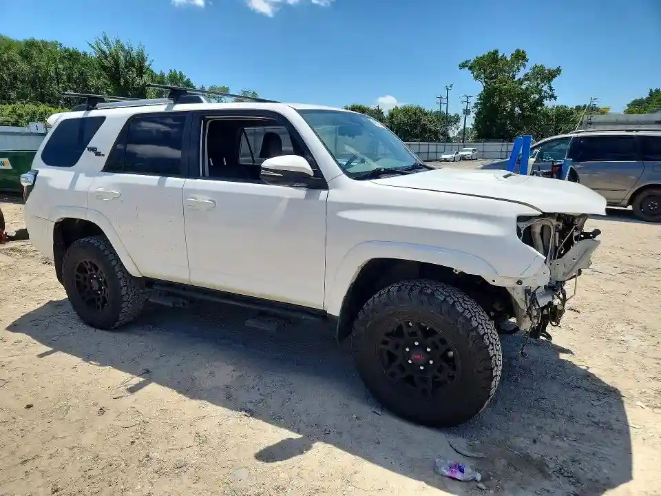 JTEBU5JR2J5511961 2018 TOYOTA 4RUNNER-3