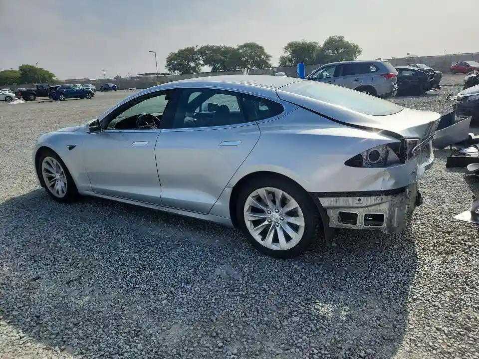 5YJSA1E28JF269355 2018 TESLA MODEL S-1
