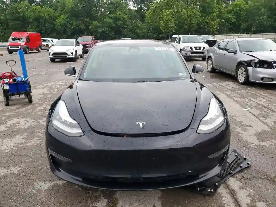 5YJ3E1EB2JF118746 2018 TESLA MODEL 3-4