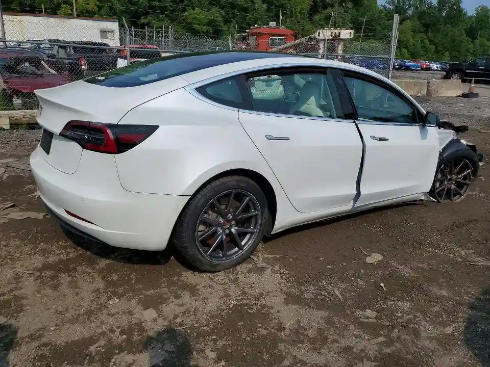 5YJ3E1EA4KF486614 2019 TESLA MODEL 3-2