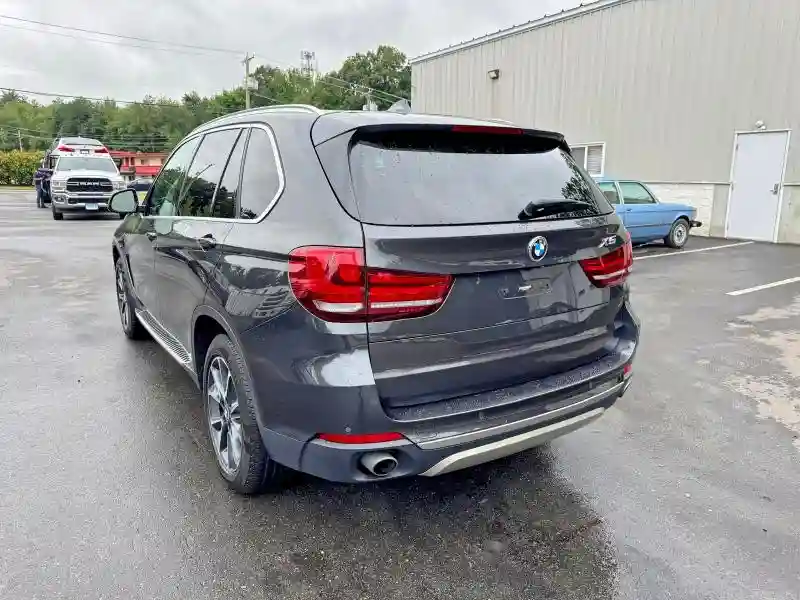 5UXKR0C58H0V66990 2017 BMW X5-1