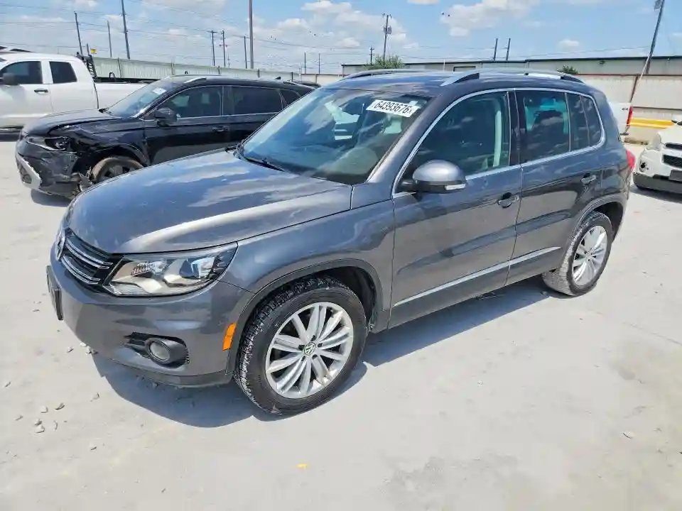 WVGAV7AX2GW523209 2016 VOLKSWAGEN TIGUAN-0