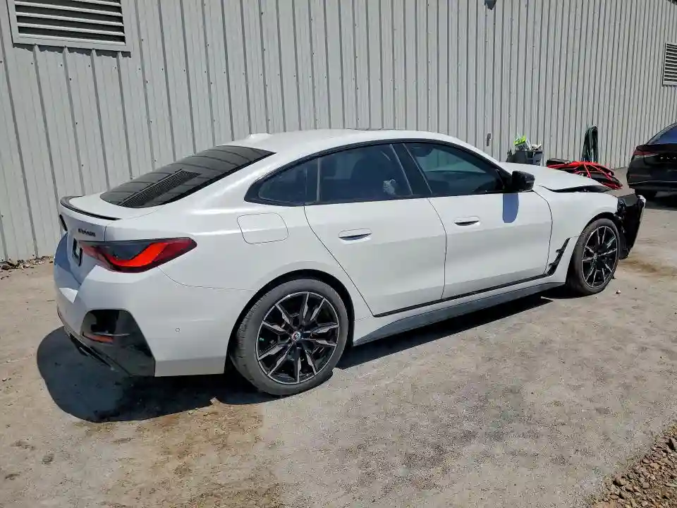 WBA13AW05PFN53630 2023 BMW M4-2