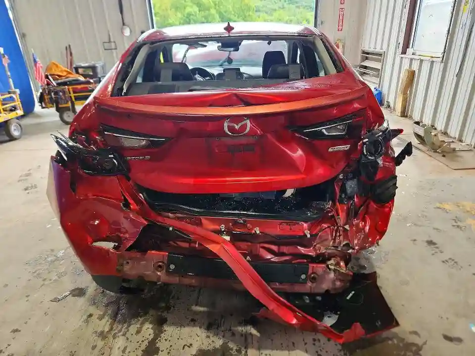 3MZBN1V34JM200538 2018 MAZDA 3-5