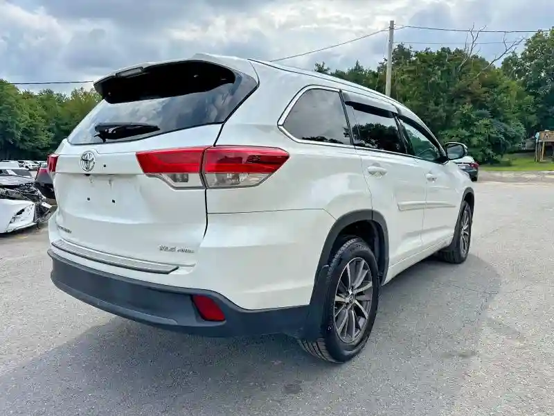 5TDJZRFH2JS816010 2018 TOYOTA HIGHLANDER-2