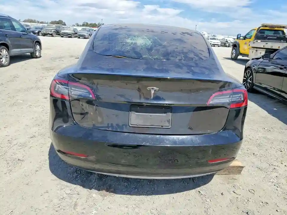 5YJ3E1EB5LF638961 2020 TESLA MODEL 3-5