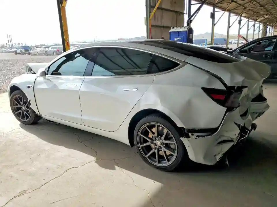 5YJ3E1EA2JF162611 2018 TESLA MODEL 3-1