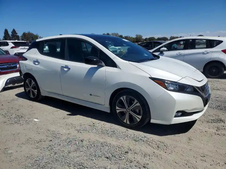 1N4AZ1CP0JC305951 2018 NISSAN LEAF-3