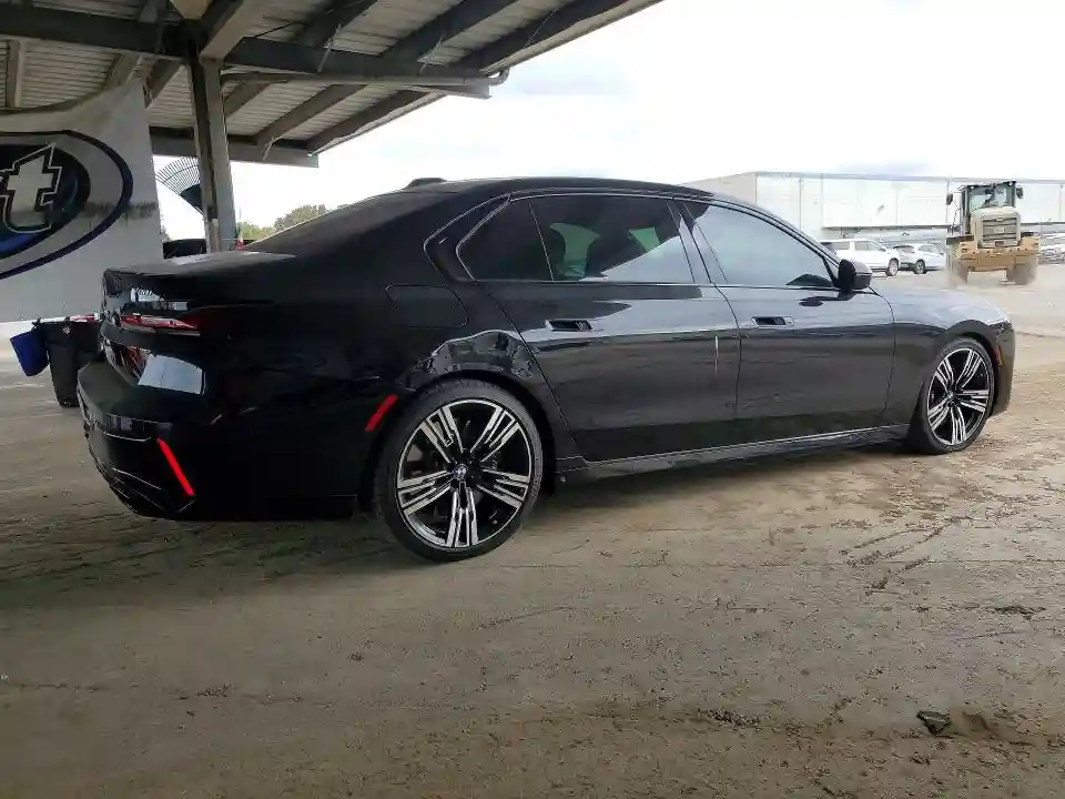 WBA33EJ04RCP67312 2024 BMW 7 SERIES-2