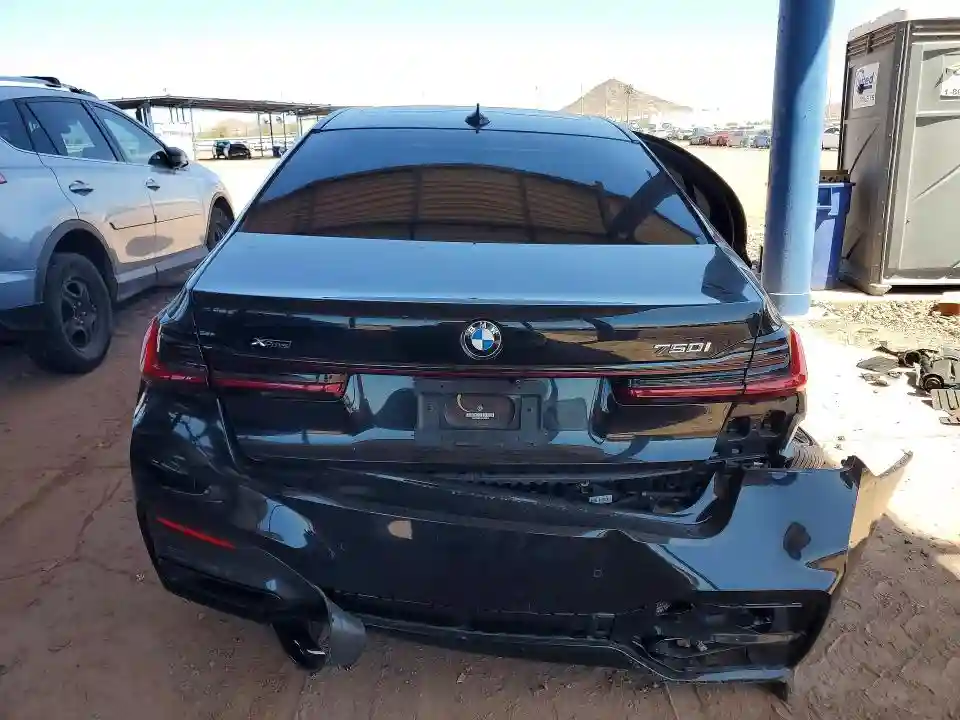 WBA7U2C04NCJ56975 2022 BMW 7 SERIES-5