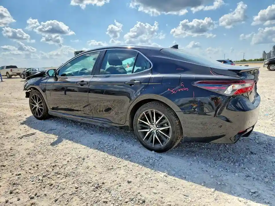 4T1G11AK8MU550896 2021 TOYOTA CAMRY-1